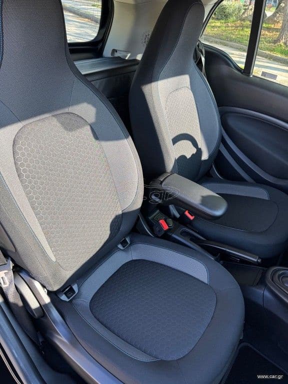 Φωτογραφία αυτοκινήτου 11 από 15